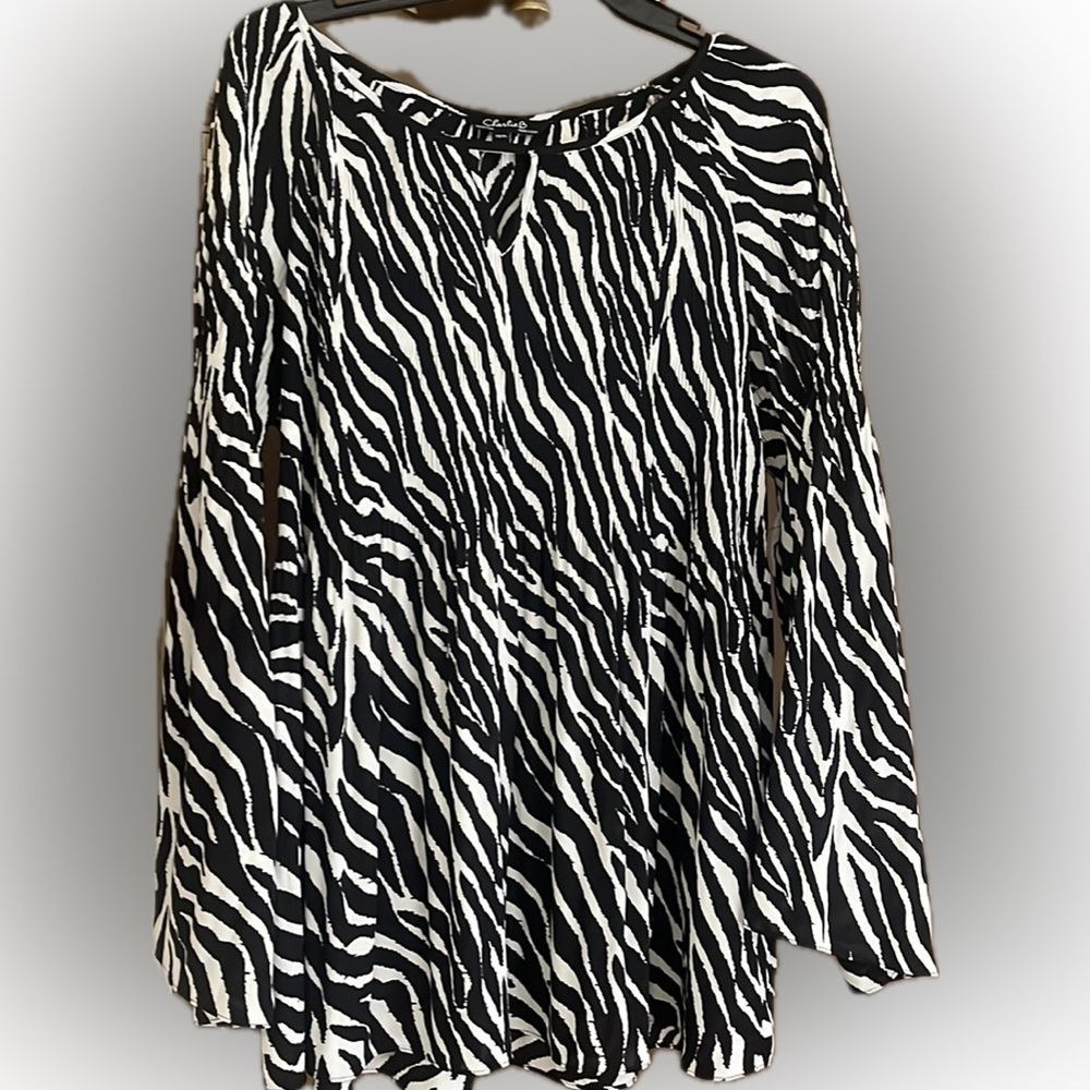 Charlie B -Like New (worn for 30 minutes!) Size XL Stretchy flowy material